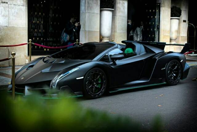 兰博基尼veneno roadster 这才是黑武士的视觉冲击