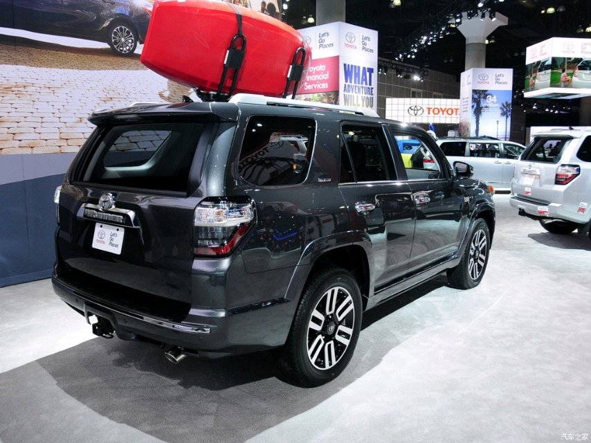 街拍了一辆车,本以为是兰德酷路泽,网上一查原来是4runner.