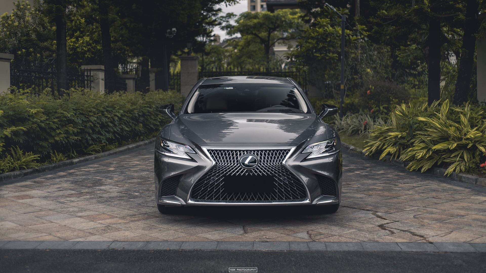 东方之美,雷克萨斯,广东人都喜欢叫它"凌志"ls500h,充满了商务风,也