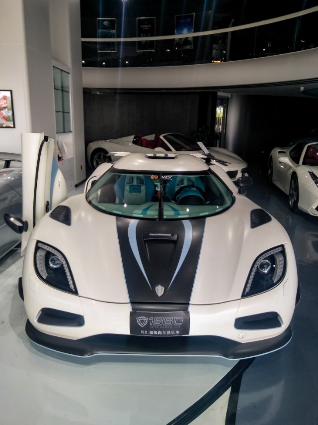 来自瑞典的手工打造幽灵超级跑车柯尼塞格agerar