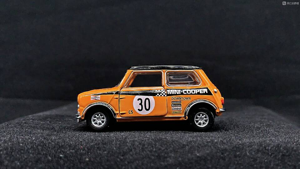 tiny合金小车 mini很喜欢的涂装三开门整车细节较多比较精致这个 mini
