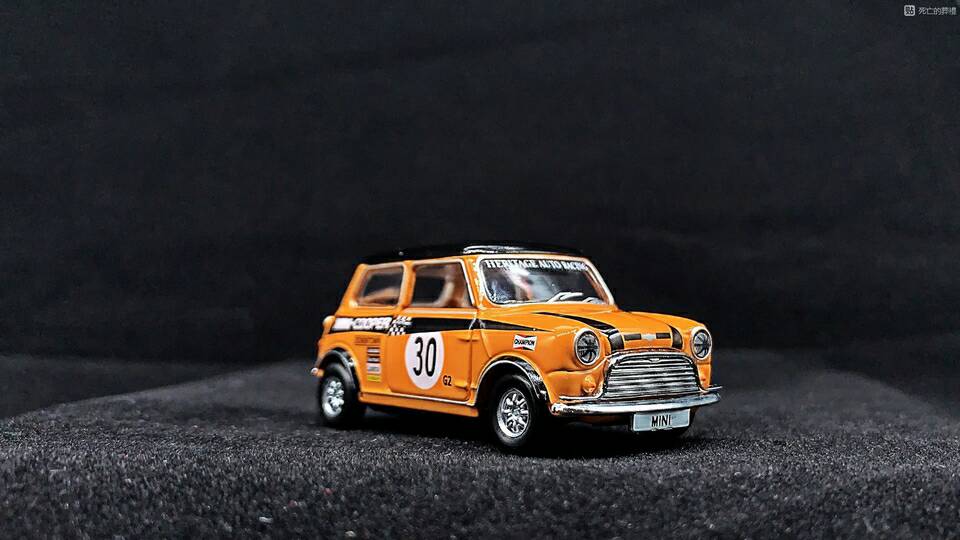 tiny合金小车 mini很喜欢的涂装三开门整车细节较多比较精致这个 mini