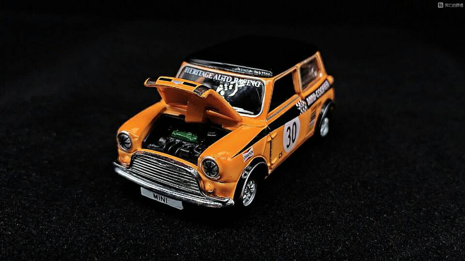 tiny合金小车 mini很喜欢的涂装三开门整车细节较多比较精致这个 mini