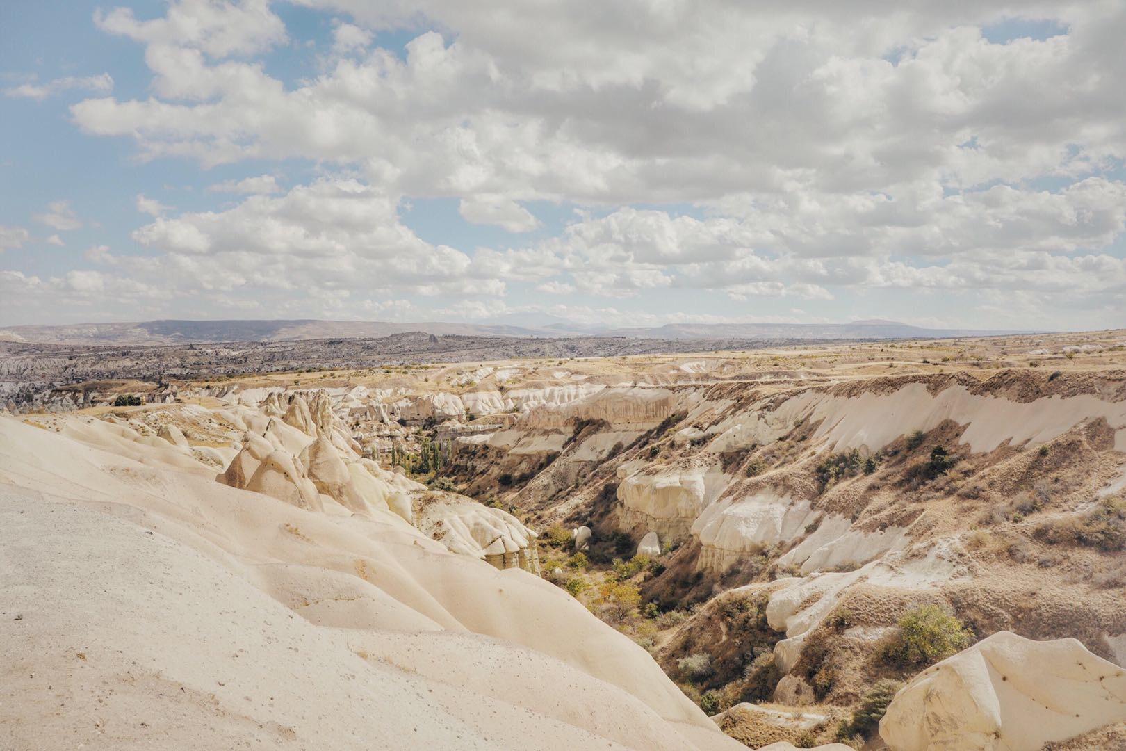 鸽子谷(pigeon valley)位于乌奇希萨尔,这边也很美,但是这边的酒店