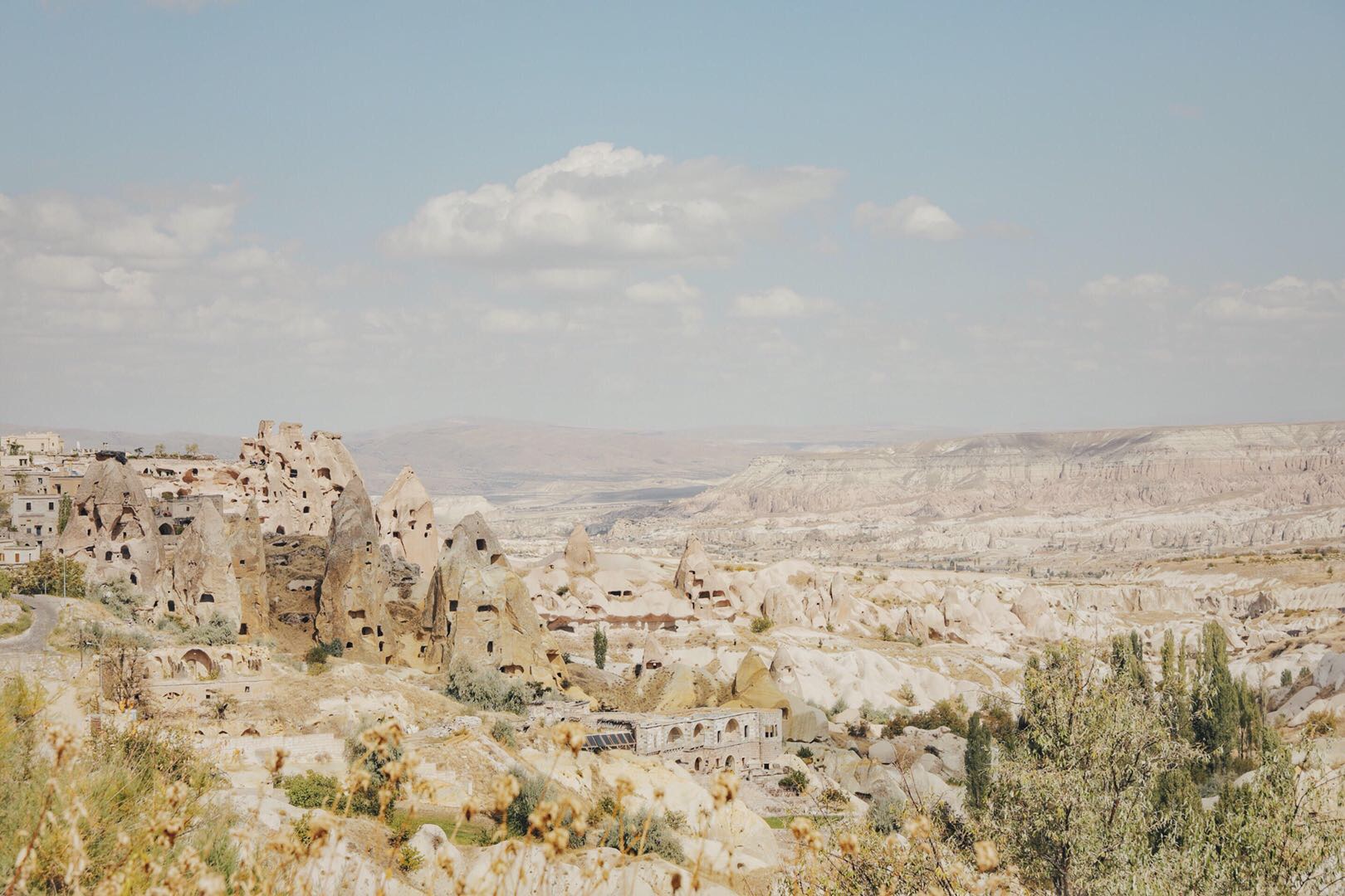 鸽子谷(pigeon valley)位于乌奇希萨尔,这边也很美,但是这边的酒店