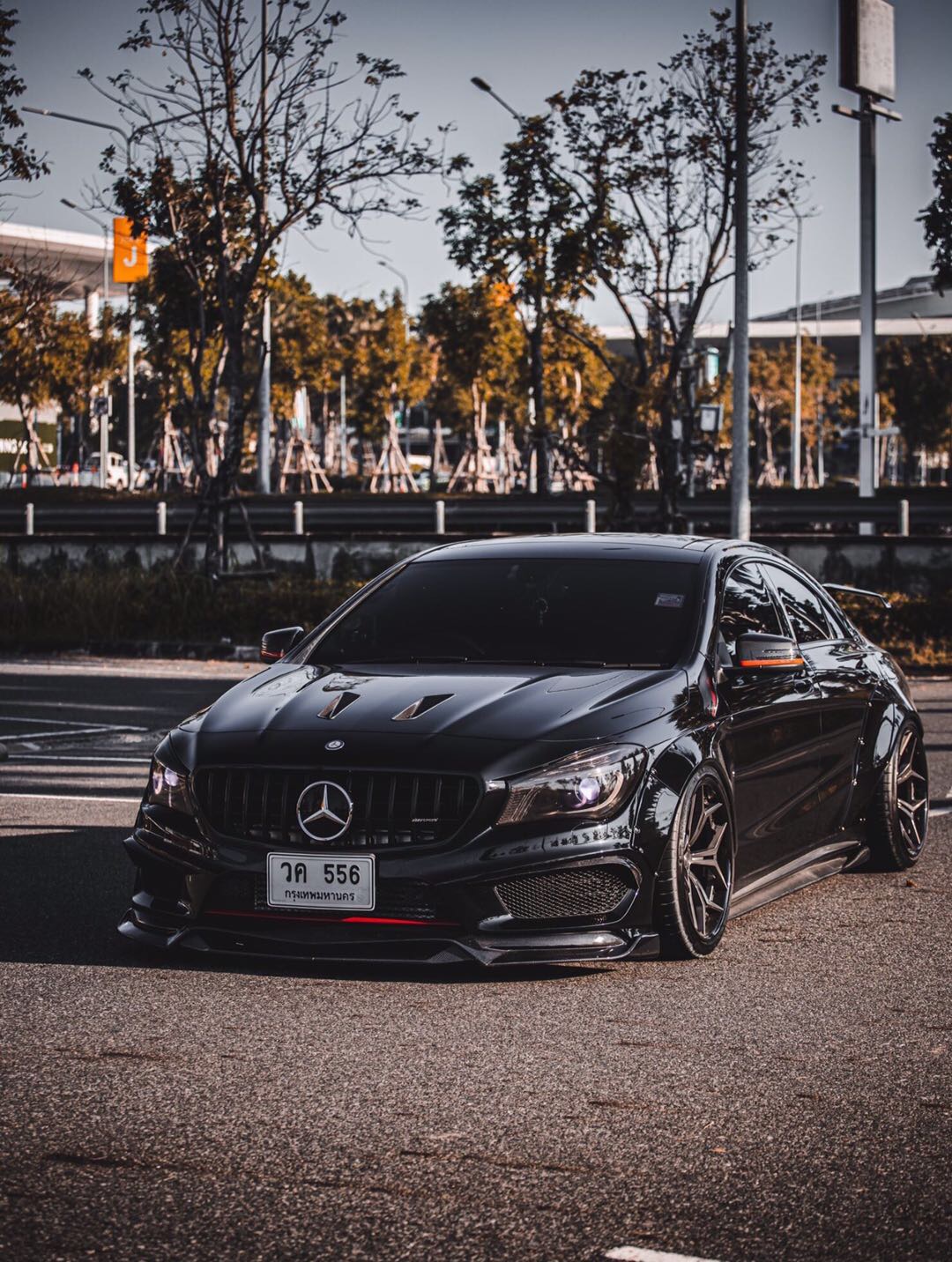 奔驰cla45amg改低趴宽体