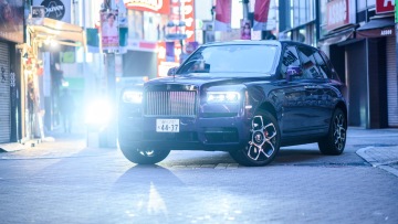 Rolls-Royce Cullinan
它是库里南,我是兜里难