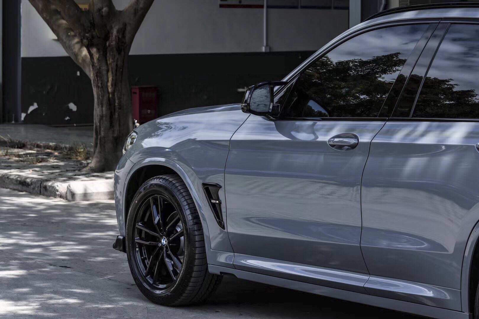 宝马g08新款x3,小改动,大变化