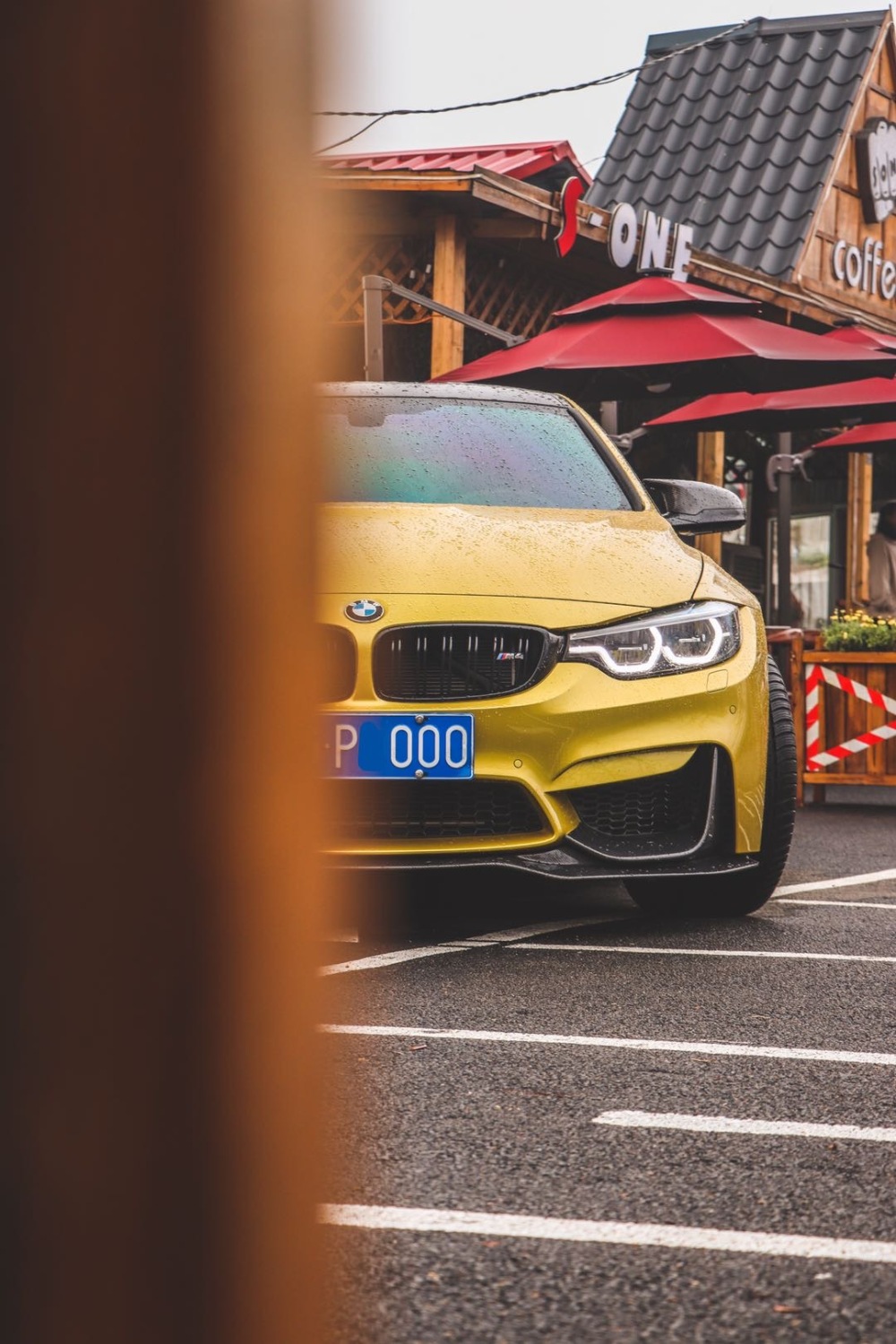 雨后山路奥斯汀黄m4实在太美