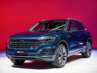 途锐PHEV正式上市 续航超1000km 官方售价67.98万元