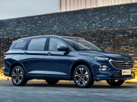 疯狂的中国车 8.58万五菱凯捷超神 5.99万哪吒V不认手足