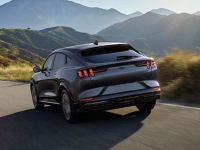 福特开窍了 新车不再用三缸机外观太漂亮 预计明年国产