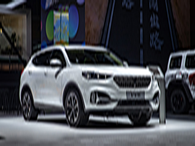 女王驾到，时尚“单品”出街 WEY坦克300预售价17.58-21.38万元