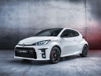 丰田祭出GR性能车死磕BBA  三缸+四驱 百公里加速不到5.5秒