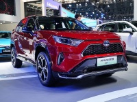 换个车标就贵了10万 这台车却依然热卖！人傻还是钱多？