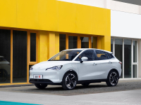 最低3万 最高续航700公里 今年的新车看它们就够了