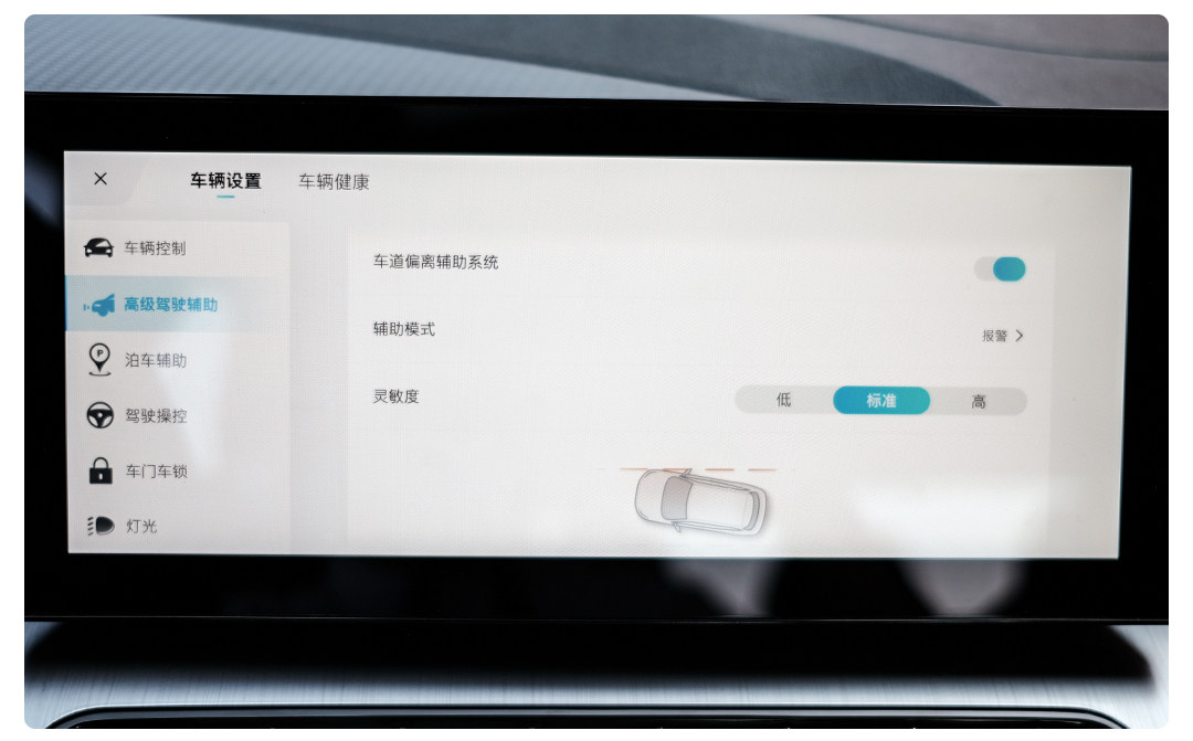 品质超越同级合资！这台顶配9.99万的1.5T车，实力大起底