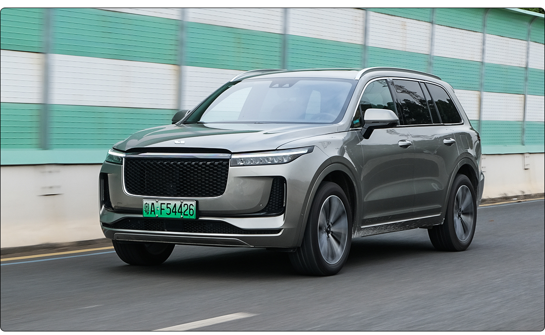 超5米长SUV，实测6.8秒破百，8L出头油耗！实力大起底