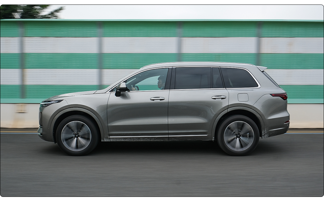 超5米长SUV，实测6.8秒破百，8L出头油耗！实力大起底