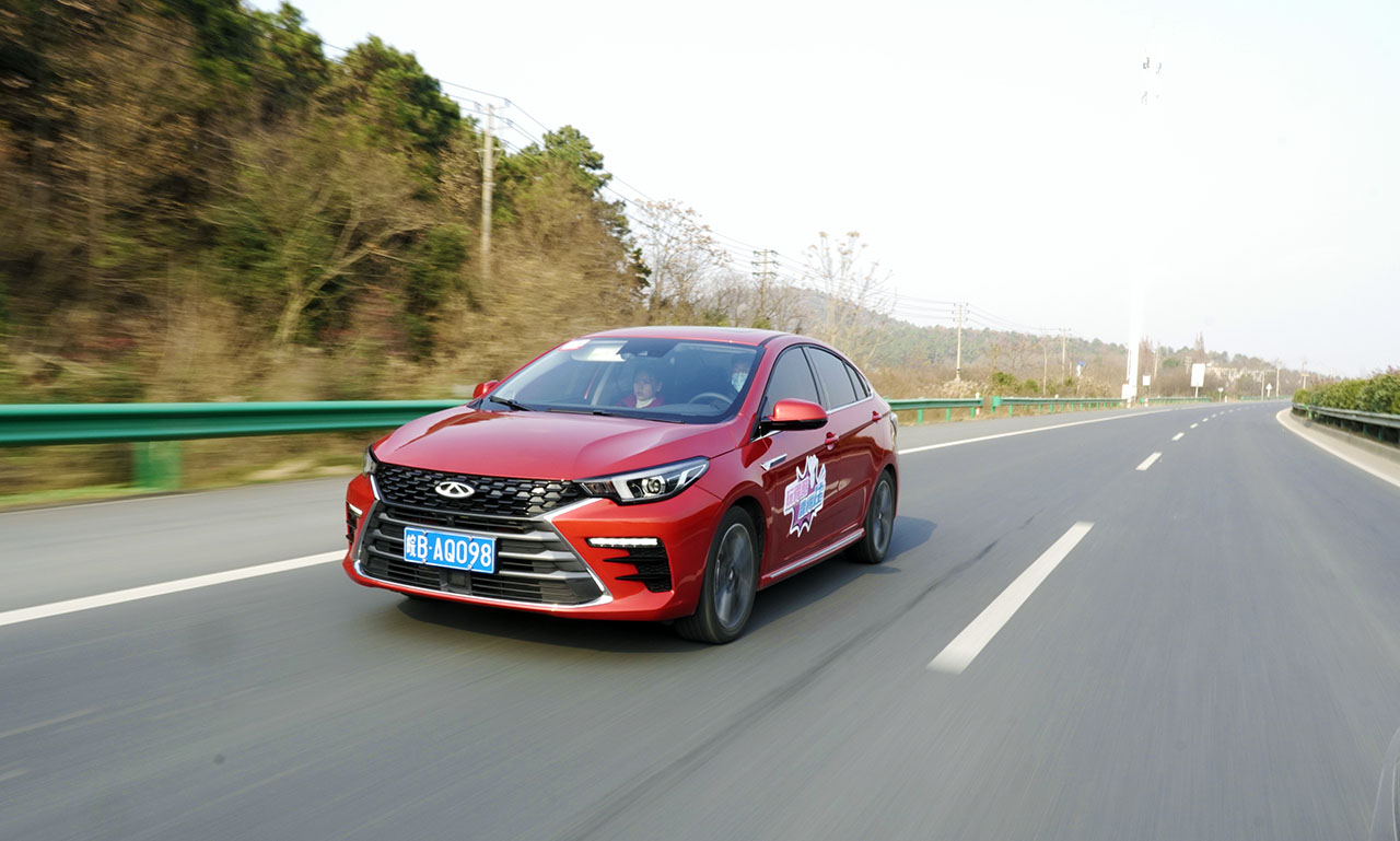 顶配9.9万！配1.5T+CVT，看着完全不像10万内的车！