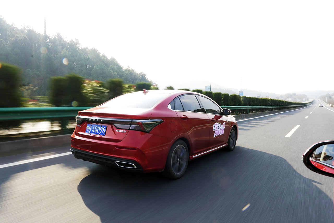 顶配9.9万！配1.5T+CVT，看着完全不像10万内的车！
