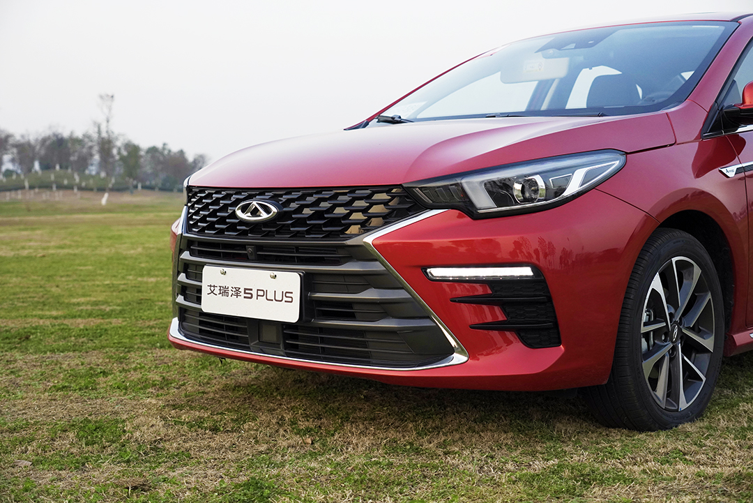 顶配9.9万！配1.5T+CVT，看着完全不像10万内的车！