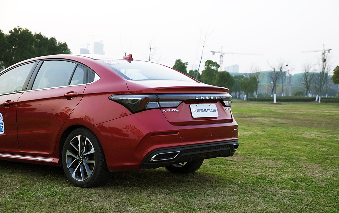 顶配9.9万！配1.5T+CVT，看着完全不像10万内的车！