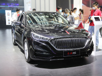 这款国民B级轿车 最低油耗5.6L/100km  档次感不输BBA