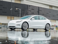 20多万还嫌太贵？别急 16万的特斯拉也要来了