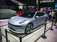 4秒破百且续航700M  这台领克值不值