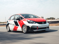 动力不减 圈速提升 这款人气小车的实力依旧强大！