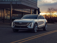 比Model Y豪华 屏幕可显示10亿种颜色 这些新SUV不得不看