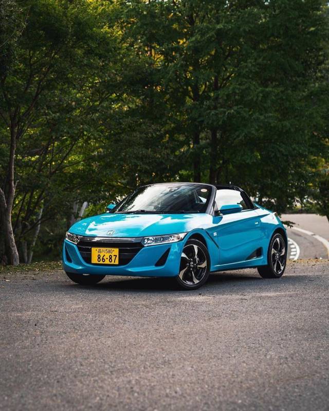 垂首可得的心动感觉 本田s660 对于很多年轻人来说,他们喜欢更加激情