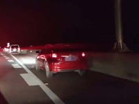 男子高速拍下500+应急车道违章 网友热议!