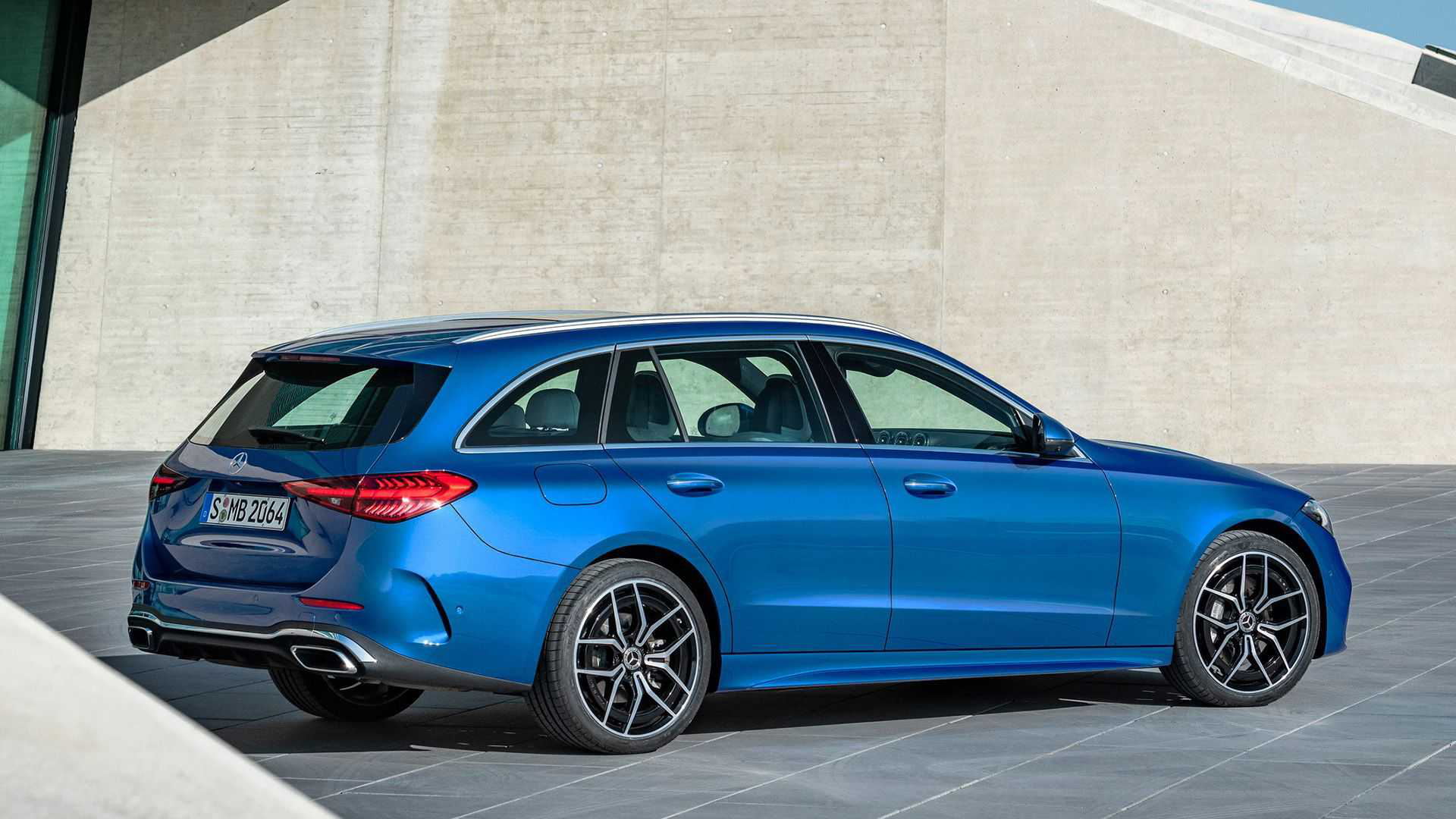 奔驰c级升级_内饰_动力系统