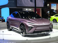 造型前卫 续航可达1000公里 配激光雷达 自动驾驶叫板华为