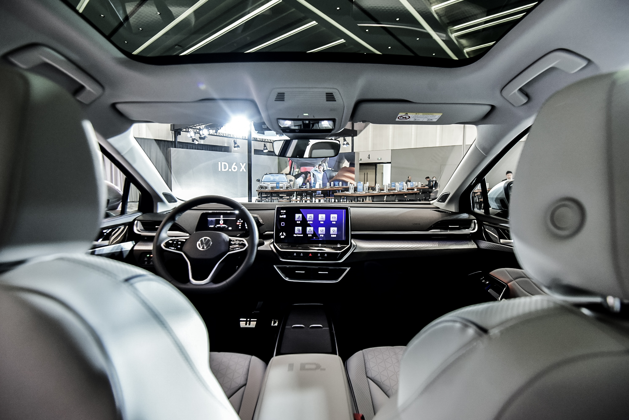 6x还是保留了传统大众家族的设计理念.