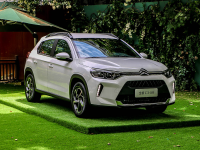 外观升级 内饰大改 雪铁龙C3-XR变化这么大 小年轻又有选择了