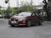 20万级家用车动力对比 天籁VS迈腾到底谁更强！