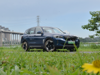 为何对这辆宝马如此来电？是为了凑齐全家桶？