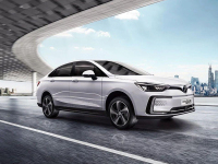 傻的吗？电动车车主验车被收尾气检测费 这还有什么坑？