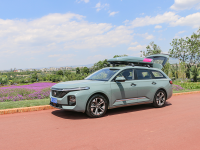 10W预算就能买顶配 还自带大床 这台国产旅行车要火！