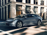 仅上市两个月 就被卖断市？这台轴距长达3米+空气悬挂的国产车 有何等实力