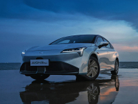 13.96万起 这辆602km配弹匣电池的纯电动车有点强