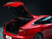 售价不到10万！2米8轴距 掀背尾门 还要什么轩逸卡罗拉！