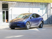 越骂越火 新款直降7万遭哄抢 极氪001都得靠边站!