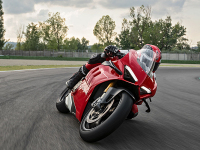 车主凌晨丢失40万杜卡迪 靠GPS寻回 车行：我们只是保管