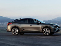 全系液晶仪表+爱信8AT 起步只要14万比大众便宜多了 法国人终于开窍了  