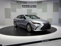 29.49万起步!配置升级 质感提升 全新雷克萨斯ES来势汹汹