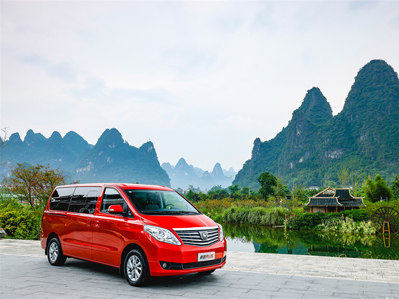 还只需9.99万元！ 拥有大空间的座舱 菱智PLUS旅行版三胎家庭新选择!